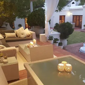 constantia-garden-suites.hotels-capetown.com/