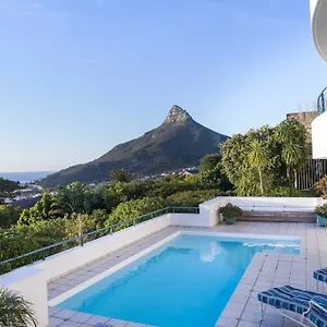 bay-reflections-camps-bay-villa.hotels-capetown.com/